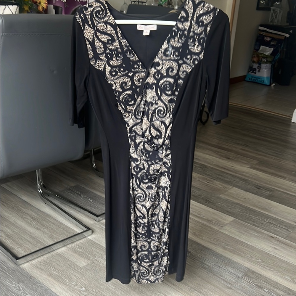 Chic Black and Cream Long Sleeve Dress